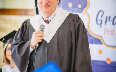 Îi spunem la mulți ani, scumpului nostru învățător, Costel Oglice