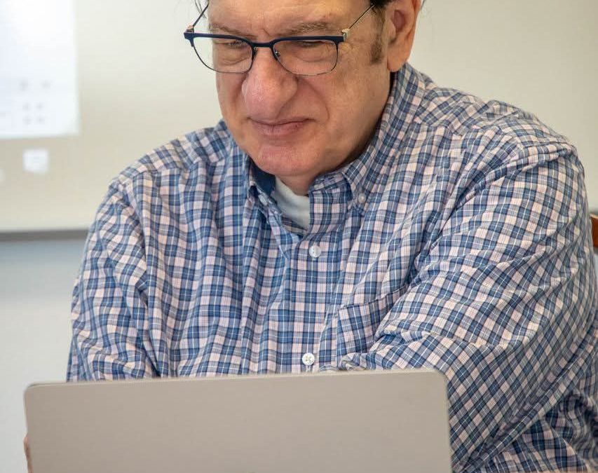 Blog Grid 2 Columns + Sidebar 5 Apostolul Ioan este copleșit de dragostea lui Dumnezeu – Costel Oglice